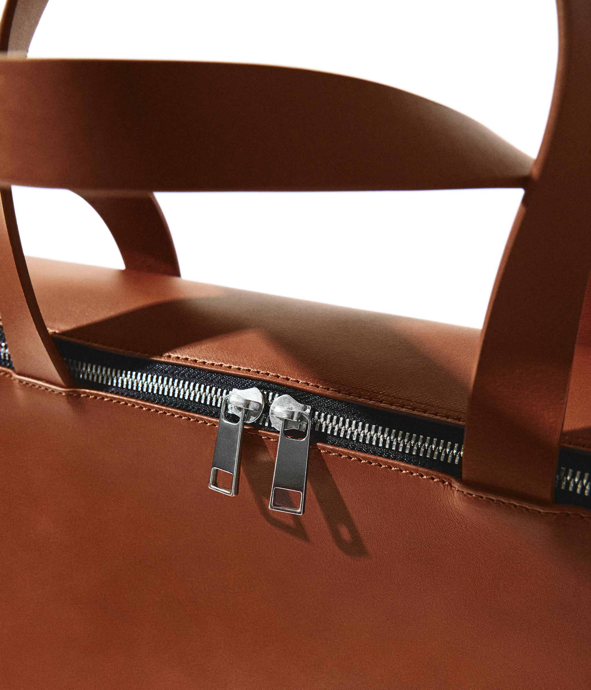 NORMAN FOSTER TRIO SET FOR TRAVEL